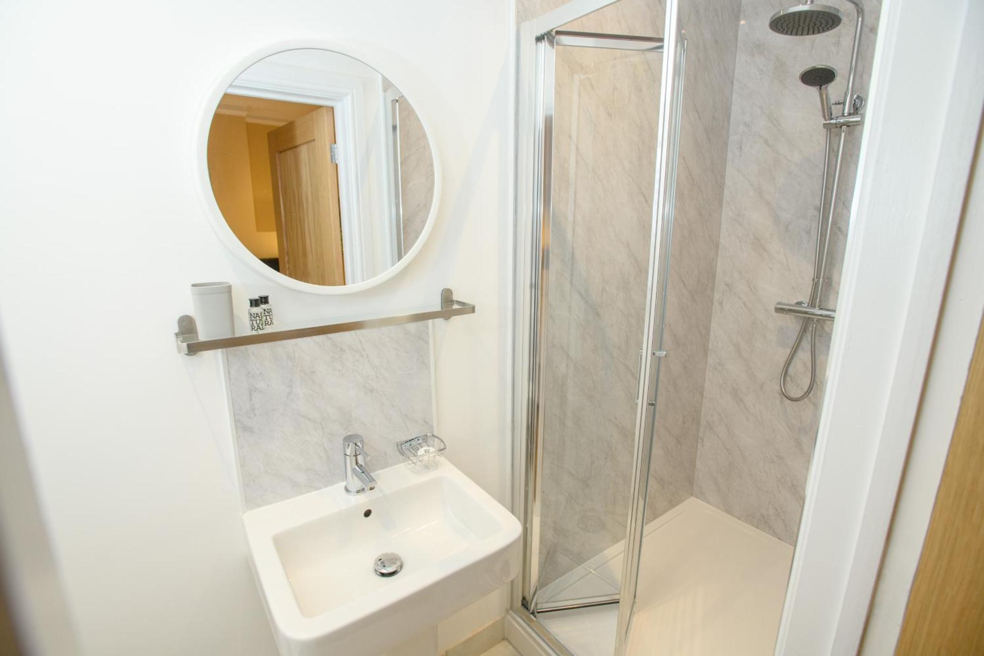 Tavmar Accommodation Lincoln Esterno foto