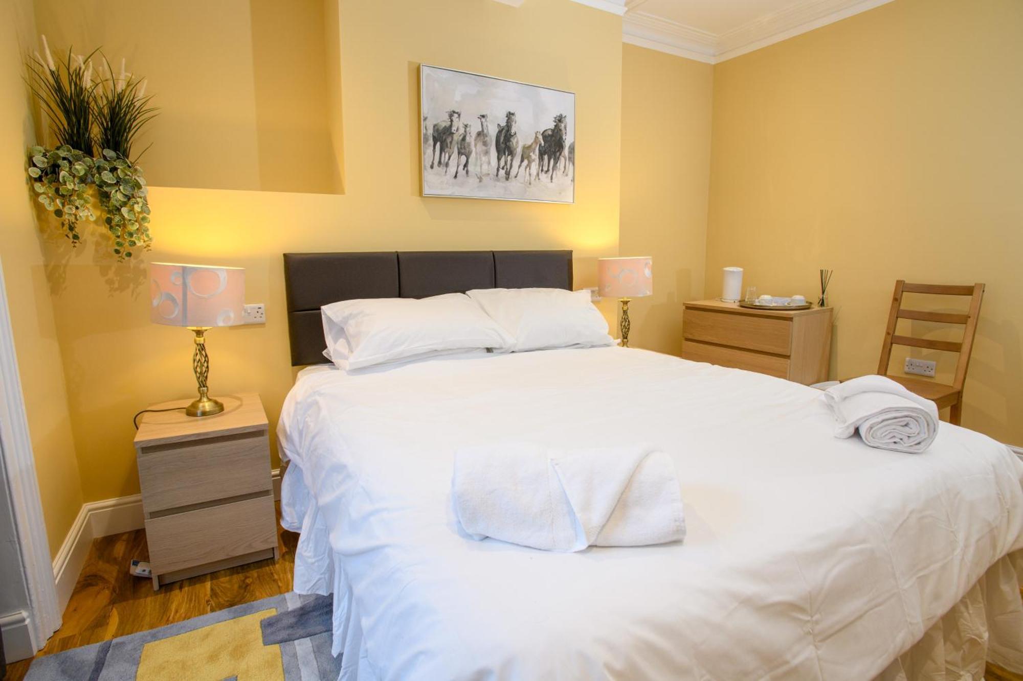 Tavmar Accommodation Lincoln Esterno foto