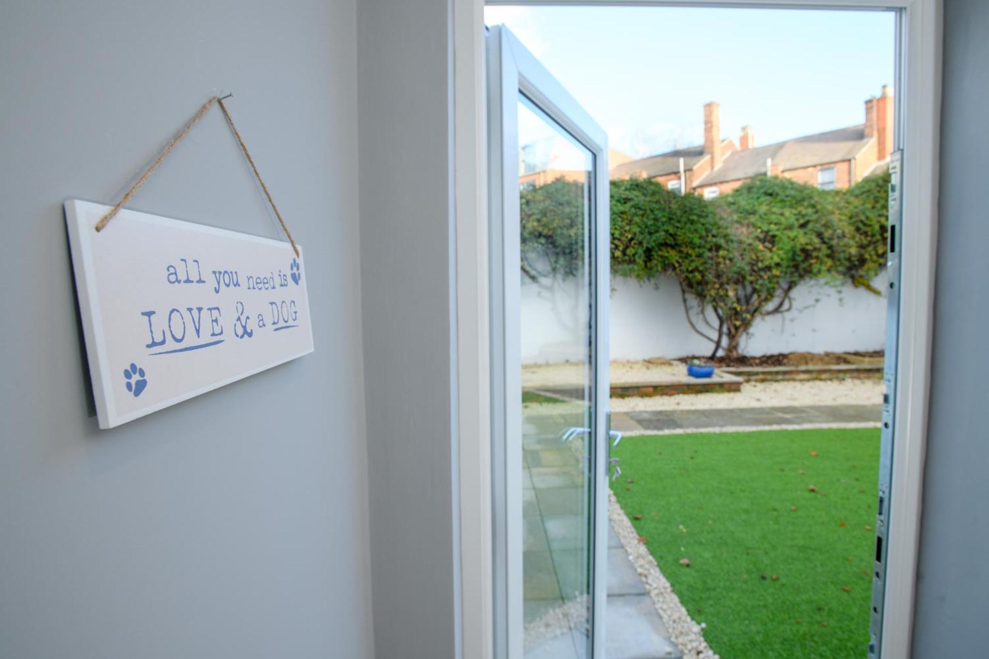 Tavmar Accommodation Lincoln Esterno foto