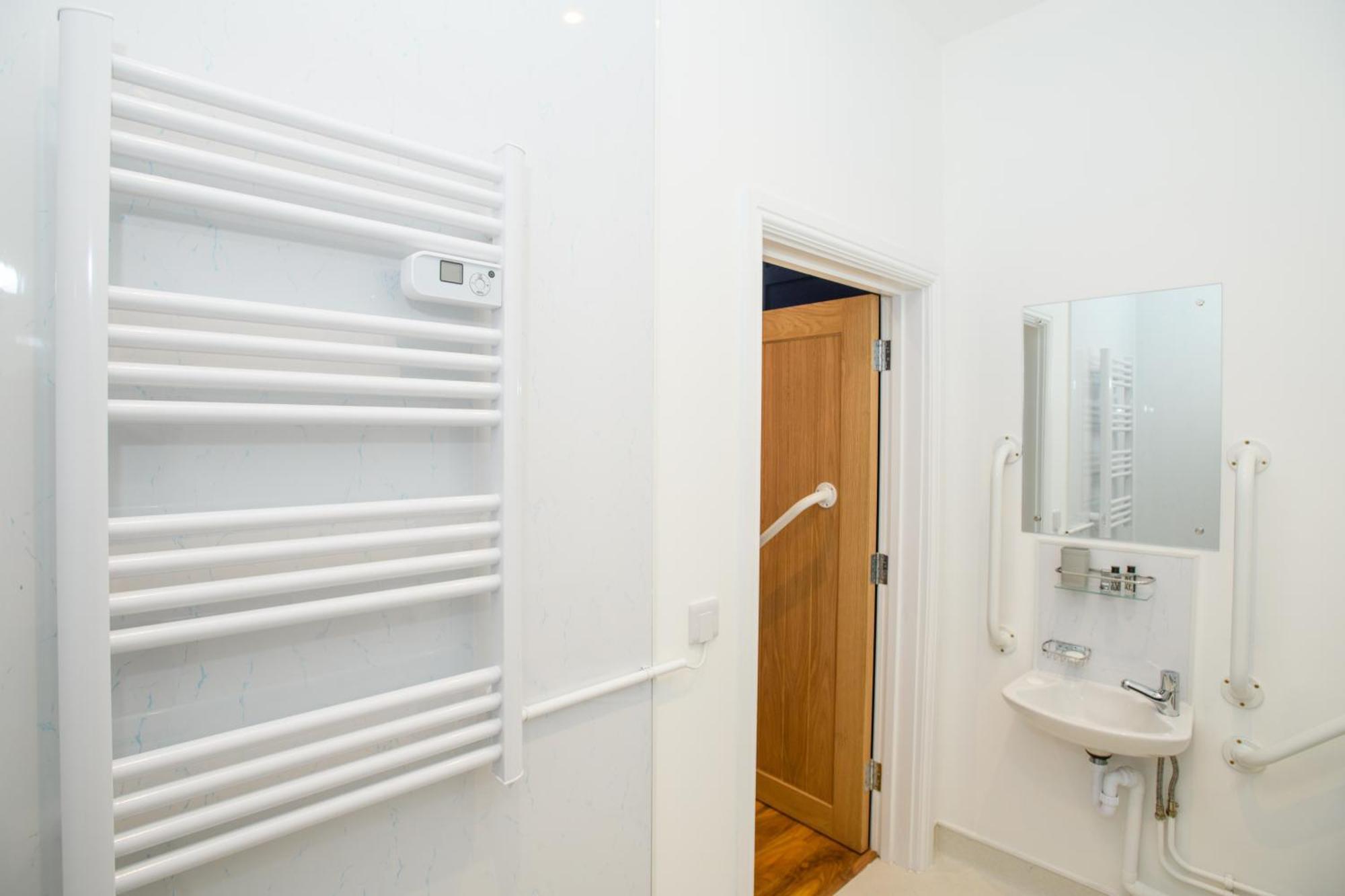 Tavmar Accommodation Lincoln Esterno foto
